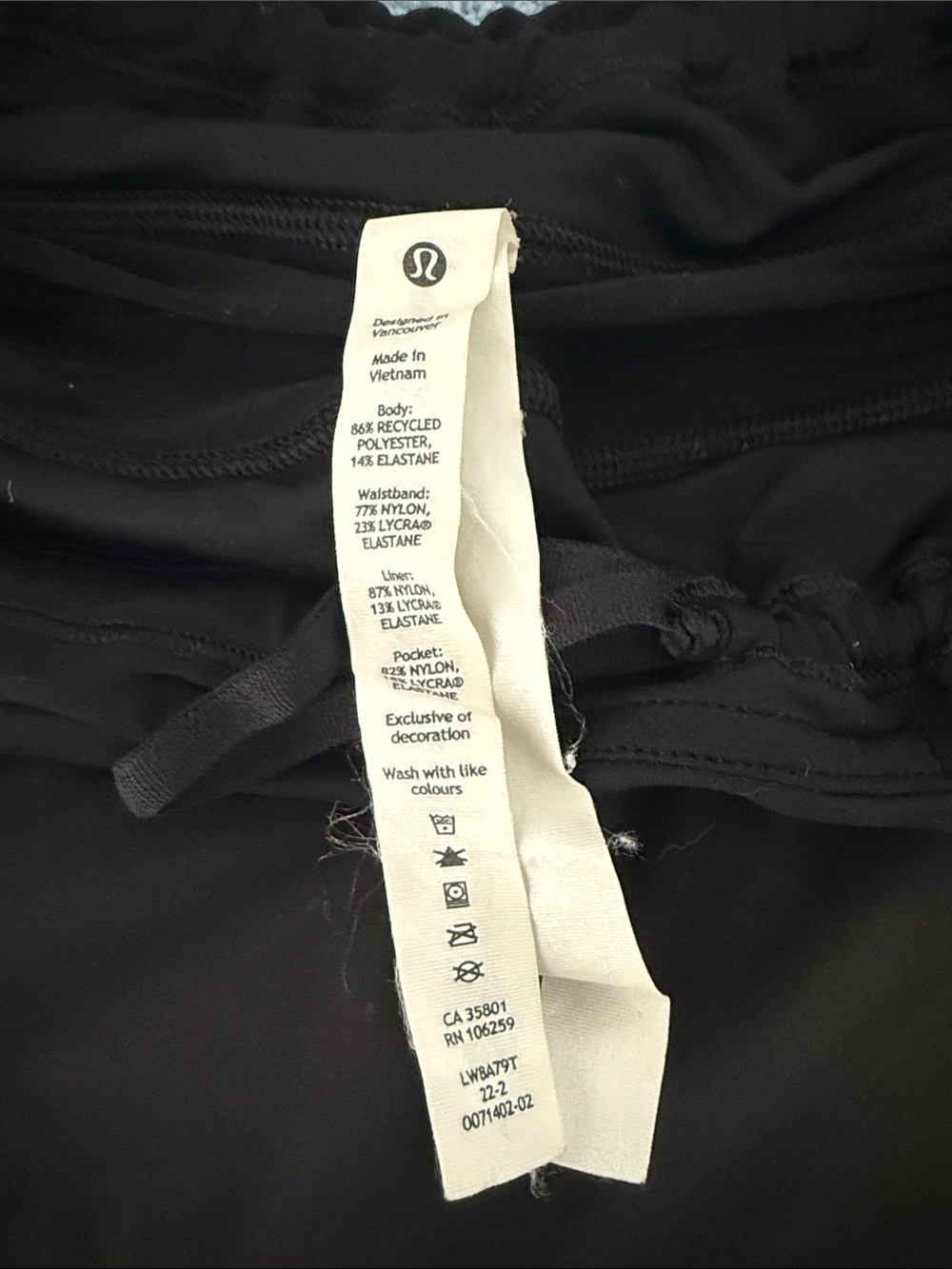 Lululemon Black skirt with shorts size 4